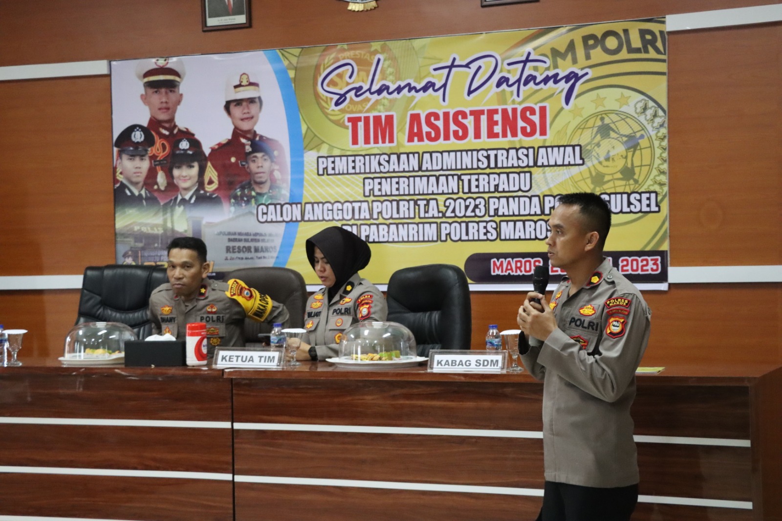 Panitia Pembantu Penerimaan (Pabanrim) seleksi terpadu calon anggota Polri T.A. 2023 Polres Maros menerima kunjungan Tim Asistensi pemeriksaan adminsitrasi awal dari Biro SDM Polda Sulsel, Sabtu (29/4/2023).