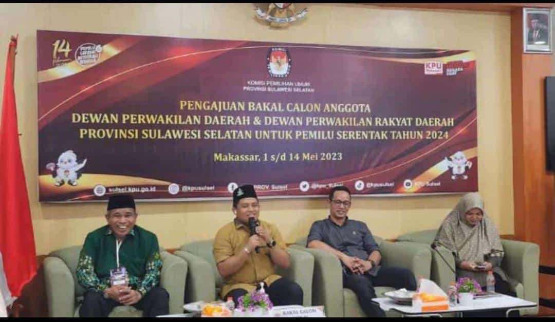 Bakal Calon anggota Dewan Perwakilan Rakyat Daerah (DPD) RI, Elli resmi mendaftar di Komisi Pemilihan Umum (KPU) Sulsel, di Jl AP Pettarani Makassar, Jum'at (12/5/2023).