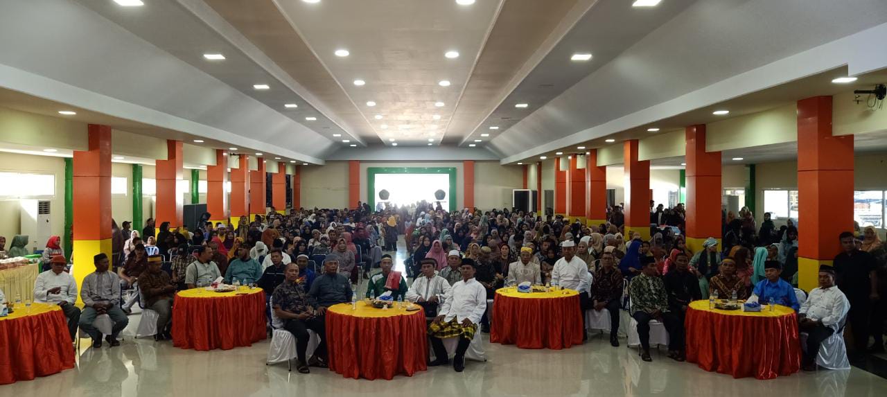 Kerukunan Keluarga Sulawesi Tenggara (KKST) Kabupaten Biak Numfor menggelar Halal Bihalal di Auditorium IISIP Yapis Biak, Minggu (21/5/2023).