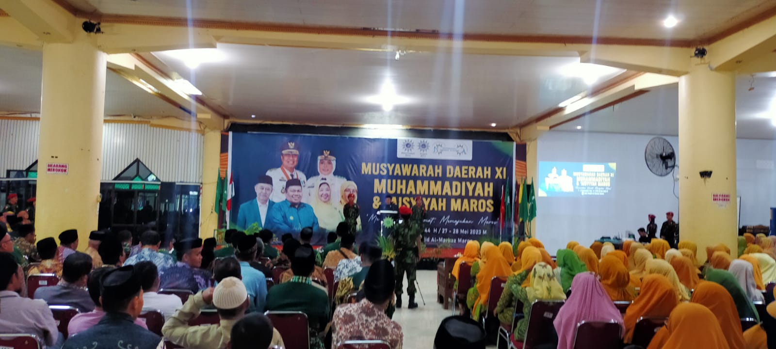 Bupati Maros Chaidir Syam turut hadir pada pelaksanaan pembukaan kegiatan Musyawarah Daerah ke-XI Muhammadiyah & 'Aisyiyah Kabupaten Maros. Kegiatan dengan tajuk "Mencerahkan Ummat, Memajukan Maros" ini dilaksanakan di Aula Masjid Al-Markaz Maros, Minggu (28/5/2023).