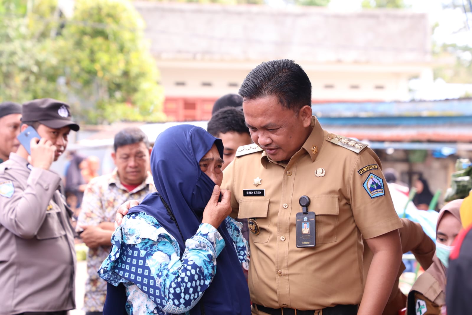 Bupati Bantaeng, Ilham Azikin terus menjalankan komitmennya dalam rangka menjaga dan meningkatkan derajat kesehatan masyarakat kabupaten Bantaeng.