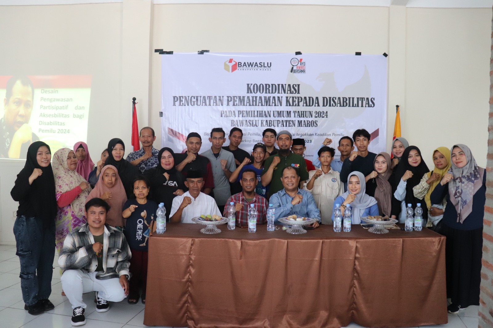 Kegiatan Kordinasi Penguatan Pemahaman Kepada Disabilitas pada Pemilihan Umum Tahun 2024 Bawaslu Kabupaten Maros, Warkop Bagas, Turikale Kabupaten Maros, Jumat (6/10/2023). Bawaslu Maros Dorong Hak Disabilitas Bisa Terpenuhi.