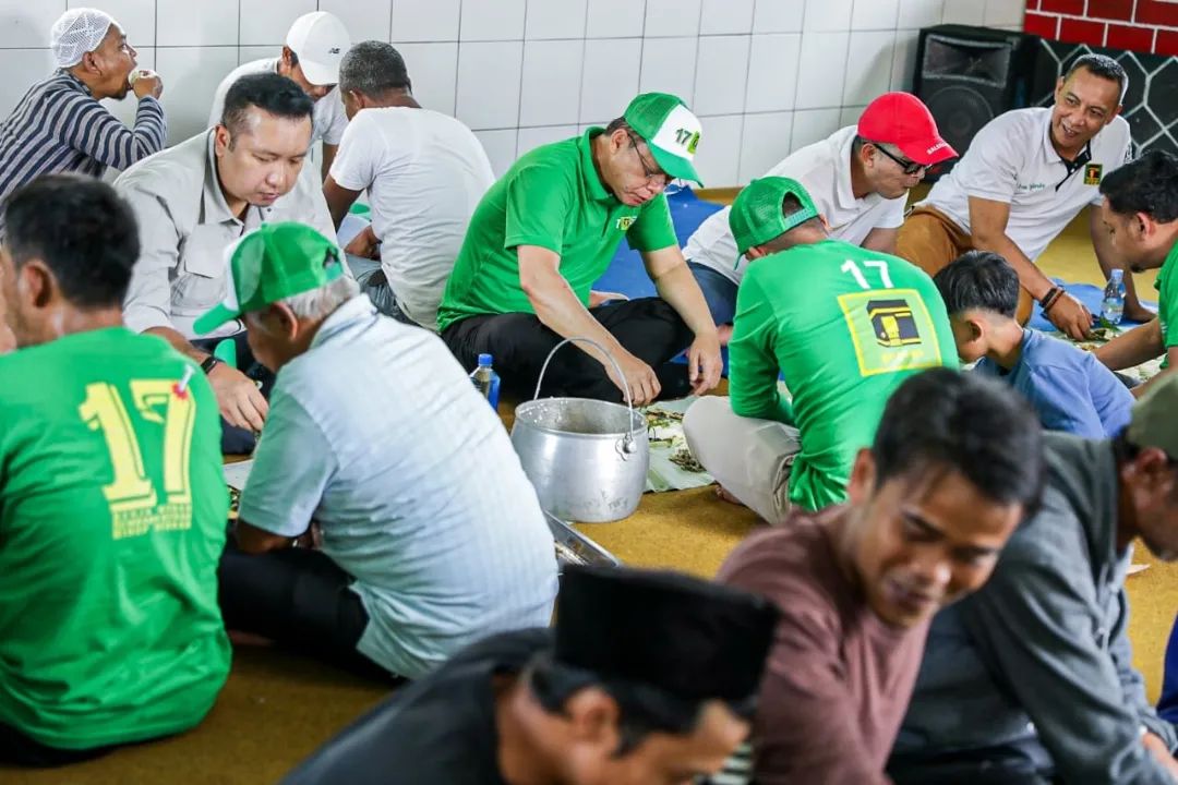 Plt Ketua Umum Partai Persatuan Pembangunan (PPP), Muhammad Mardiono aktif mendengar aspirasi petani, hal itu terlihat saat berdialog dengan petani di Desa Cisarua, Kecamatan Sukaraja, Kabupaten Sukabumi, Jawa Barat, Sabtu (6/1/2024) kemarin.