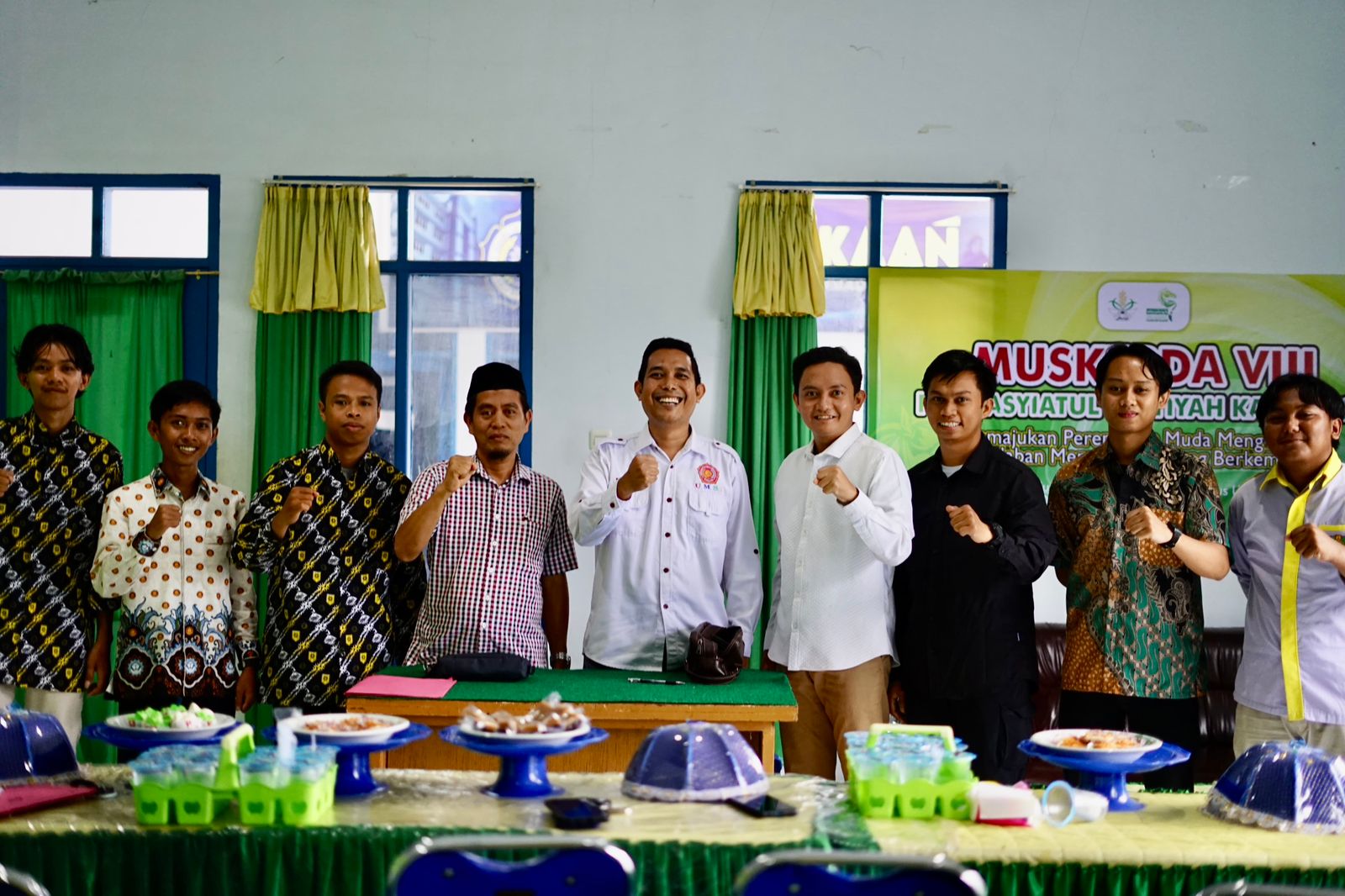 Pimpinan Wilayah (PW) Ikatan Pelajar Muhammadiyah (IPM) Sulsel saat menghadiri penandatanganan nota kesepahaman (MoU), di Kantor Muhammadiyah Kabupaten Sinjai, Senin (15/1/2024) kemarin. Hal itu menandai bahwa Kabupaten Sinjai resmi menjadi tuan rumah muswil IPM ke-XXIV.