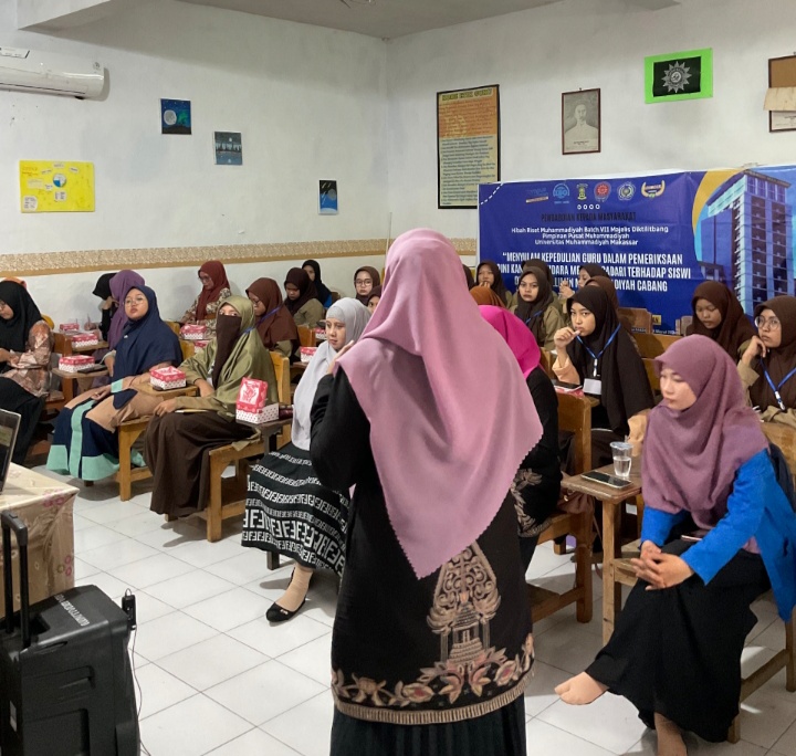 Tim Pengabdian kepada Masyarakat (PKM) Dosen dan mahasiswa Universitas Muhammadiyah Makassar menggelar kegiatan penyuluhan deteksi dini kanker payudara dengan tajuk "Menyulam Kepedulian Guru dalam Pemeriksaan Dini Kanker Payudara melalui SADARI" ini dilaksanakan di MAS Muallimin Muhammadiyah Cabang Makassar, Jl Muhammadiyah No 51 B Kota Makassar, Sabtu (10/3/2024).