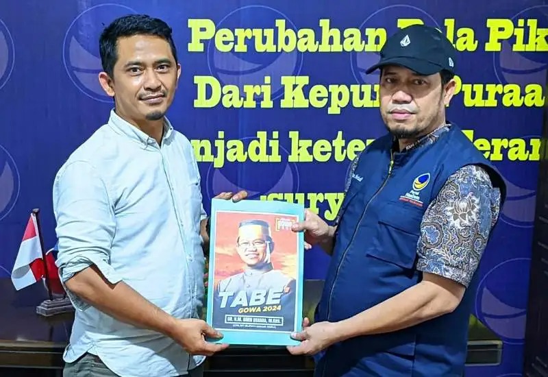 Amir Uskara mengutus Wakil Ketua DPC Partai Persatuan Pembangunan (PPP) Gowa, Fathahuddin Daeng Lewa, untuk menyerahkan formulir bacalon Bupati Gowa di kantor Nasdem Gowa, Sungguminasa, Selasa (7/5/2024) kemarin.