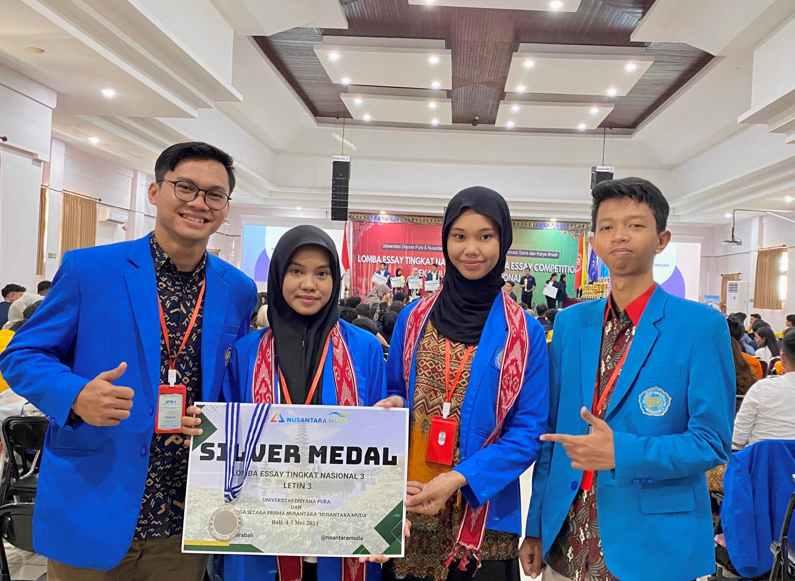 Tim FKIK Unismuh berhasil meraih Juara 2 dan medali Silver dalam Lomba Essay Nasional 3 (LETIN 3) yang diselenggarakan di Universitas Dhyana Pura, Bali, pada 4-5 Mei 2024.