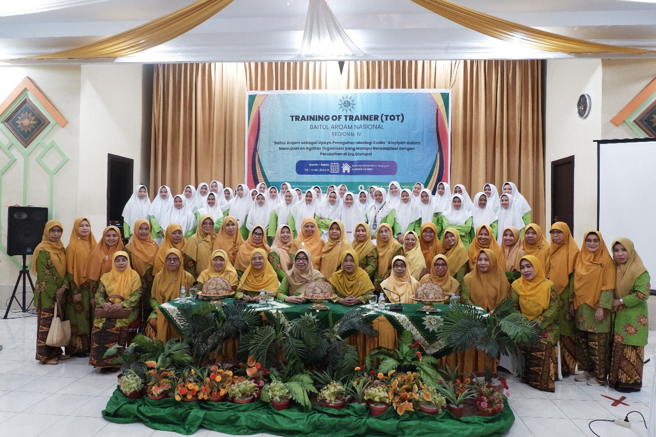 Pimpinan Pusat (PP) Aisyiyah menggelar Training of Trainer (TOT) Baitul Arqam Regional IV berlangsung di Gedung Serbaguna Aisyiyah Sulsel, Jl Jend. M. Yusuf Makassar, Kamis hingga Sabtu 11 Mei 2024.