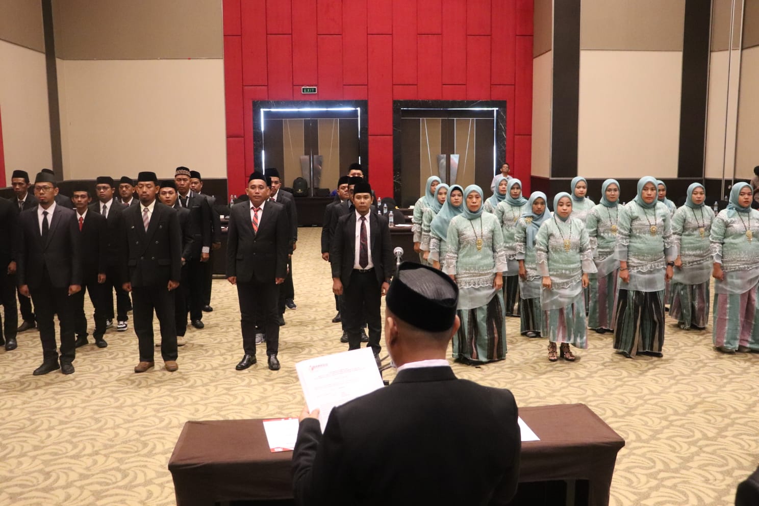 Bawaslu Kabupaten Maros, Sufirman melantik sekaligus mengambil sumpah janji 42 Panitia Pengawas Pemilu Kecamatan (Panwascam) pada Pemilihan Kepala Daerah (Pilkada) Tahun 2024.