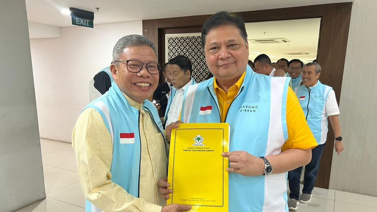 Ketua Golkar Sulsel Taufan Pawe bersama Ketua DPP Golkar Erlangga.