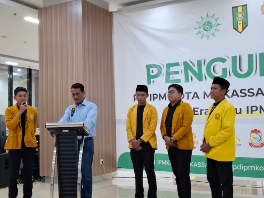 Mentri Pertanian Republik Indonesia, Andi Amran Sulaiman turut hadiri pengukuhan PD IPM Makassar berlangsung di Aula AAS Building, Jl Urip Sumiharjo Makassar, Sabtu (20/7/2024).