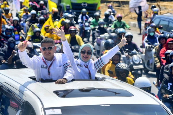 Pasangan Munafri Arifuddin dan Aliyah Mustika Ilham secara resmi mendaftar sebagai bakal calon wali kota dan wakil wali Kota Makassar 2024.