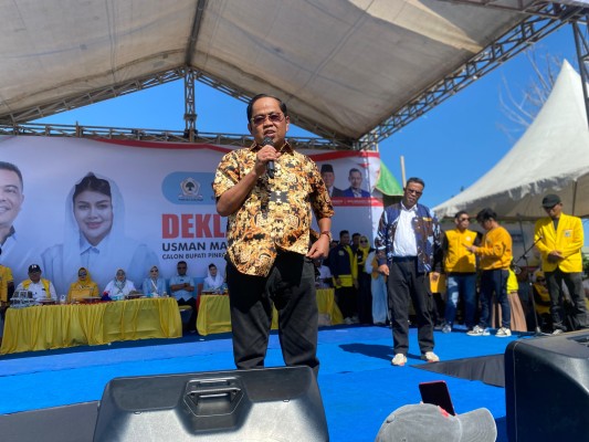 Ketua DPP Partai Golkar, Idrus Marham turut hadiri deklarasi pasangan calon bupati-wakil bupati Pinrang Usman Marham-Andi Hastri T Wello, Kamis (29/8/2024).