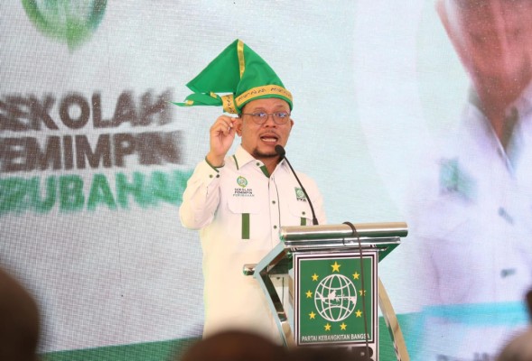 Wakil Ketua DPP PKB, M. Hanif Dhakiri saat membuka Sekolah Pemimpin Perubahan (Sespim) Zona VII Sulawesi - Papua yang digelar di Malino, Gowa, Kamis (19/9/2024).