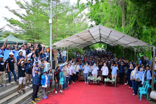 Politisi senior Partai Gerindra La Tinro La Tunrung turut hadir mendampingi calon wakil gubernur Sulawesi Selatan (Sulsel) nomor urut 2, Fatmawati Rusdi, saat kampanye di Kabupaten Enrekang.