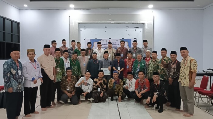 Pimpinan Daerah (PD) Muhammadiyah Makassar melalui Majelis Tabligh menggelar kegiatan Baitul Arqam Muballigh (BAM) dirangkaikan dengan pengukuhan Korps Muballigh Muhammadiyah Makassar di Aula Pusdim Makassar, Jl Gunung Lompobattang No 201 Makassar, Sabtu (23/11/2024).