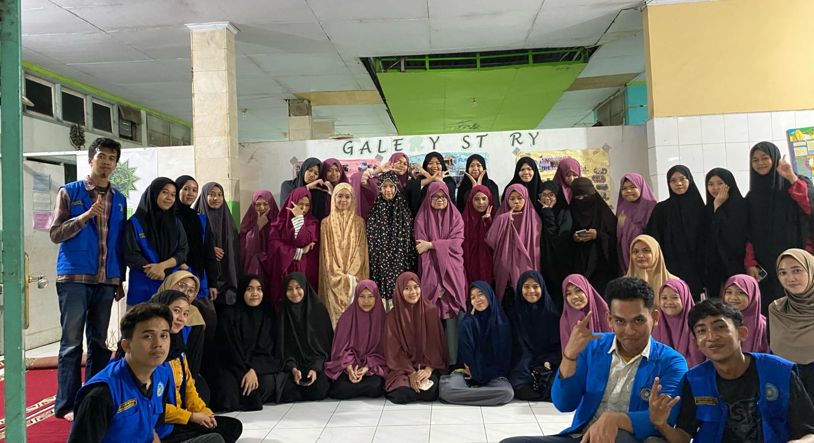 Mahasiswa Kuliah Kerja Profesi (KKP) Unismuh Makassar Makassar menggelar pelatihan digital bagi santri di Pondok Pesantren Ma’had Fathul Muin Tahfidzul Qur’an Muhammadiyah Cabang Makassar.