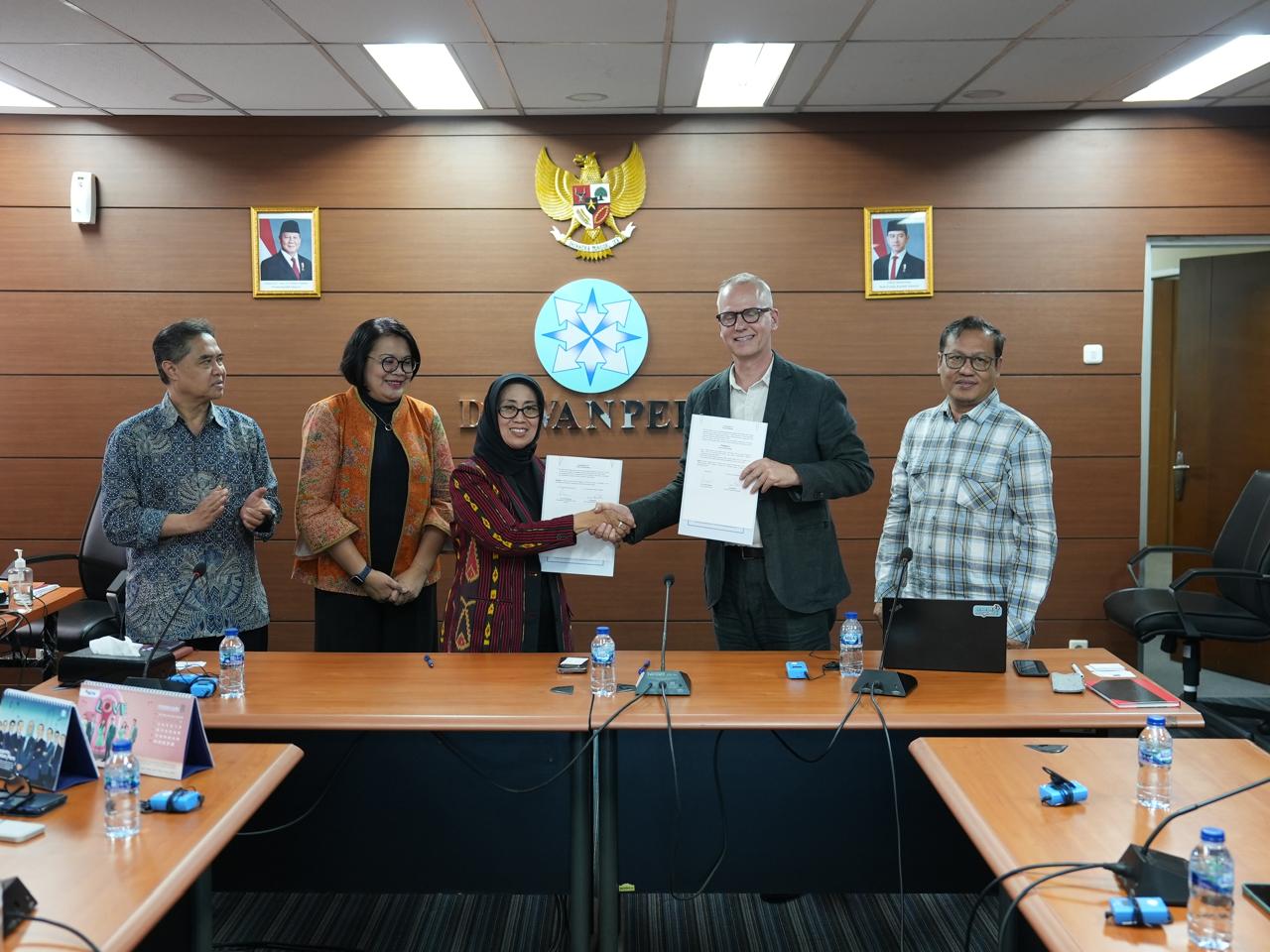 Dalam upaya memperkuat perlindungan dan keamanan wartawan itulah Dewan Pers bersama International Media Support (IMS) menandatangani nota kesepahaman (MoU) pada Kamis (6/3/2025) di Gedung Dewan Pers, Lantai 7, Jakarta.