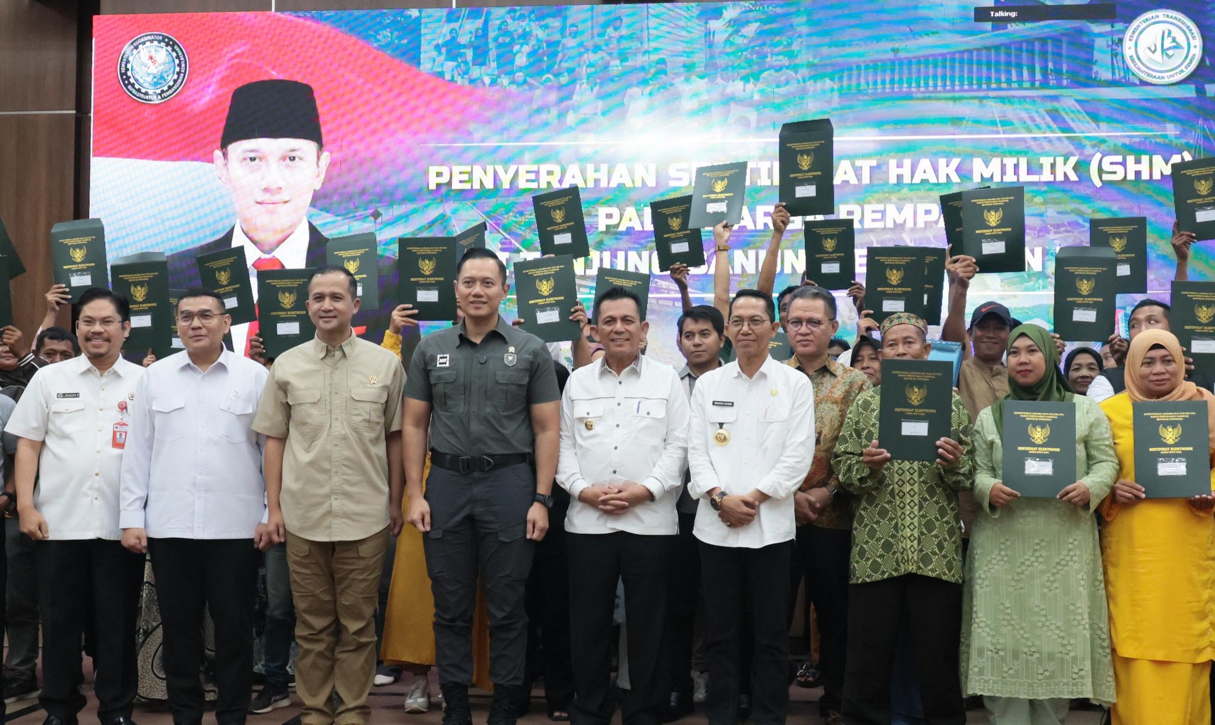 Kementerian Agraria dan Tata Ruang/Badan Pertanahan Nasional (ATR/BPN) menerbitkan Sertipikat Hak Milik untuk warga yang bersedia direlokasi dari Pulau Rempang ke Tanjung Banon.