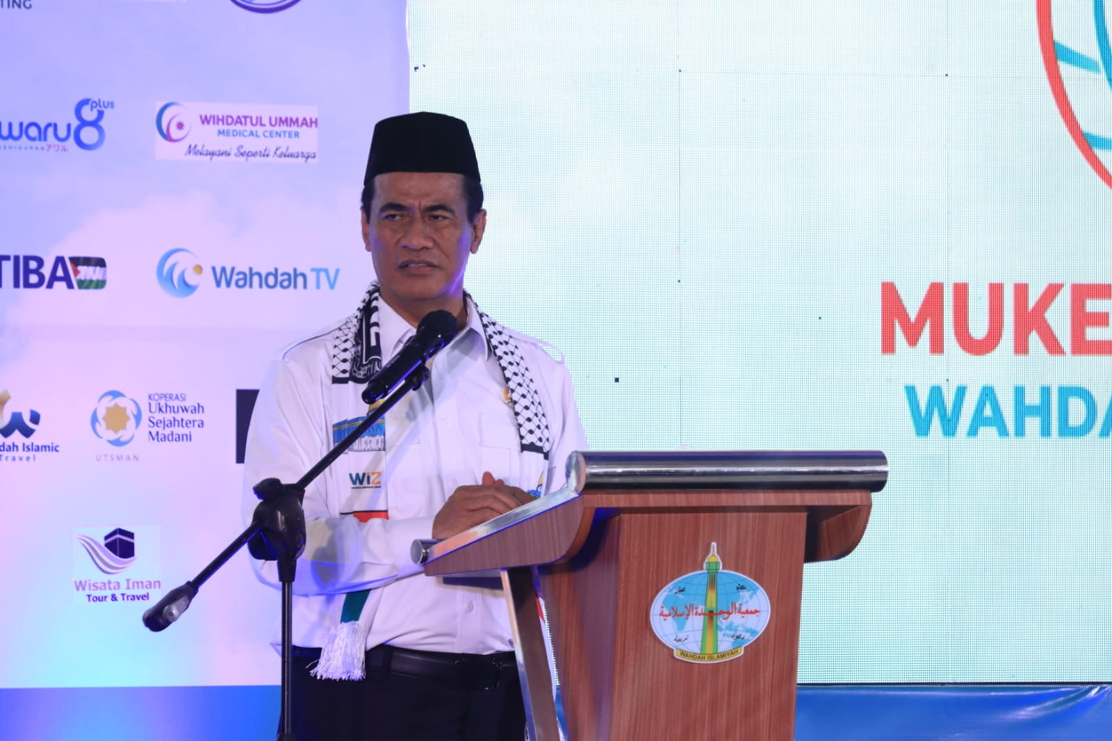 Menteri Pertanian, Amran Sulaiman hadir pada Silaturahmi Nasional (Silatnas) dan Musyawarah Kerja Nasional (Mukernas) Wahdah Islamiyah, di Asrama Haji, Sudiang, Kota Makassar, Sabtu (15/11/2025).