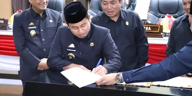 Wali Kota Parepare, Tasming Hamid di Kantor DPRD Parepare, Jum'at (22/8/2025).