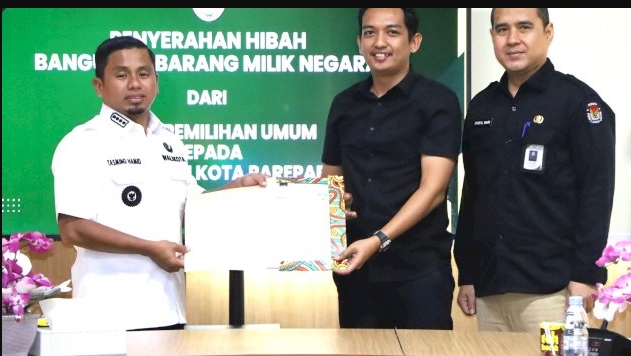 Pemerintah Kota Parepare bersama Komisi Pemilihan Umum (KPU) melakukan penandatanganan dan penyerahan hibah bangunan Barang Milik Negara (BMN), yang berlangsung di ruang rapat Wali Kota Parepare, Rabu (6/8/2025).