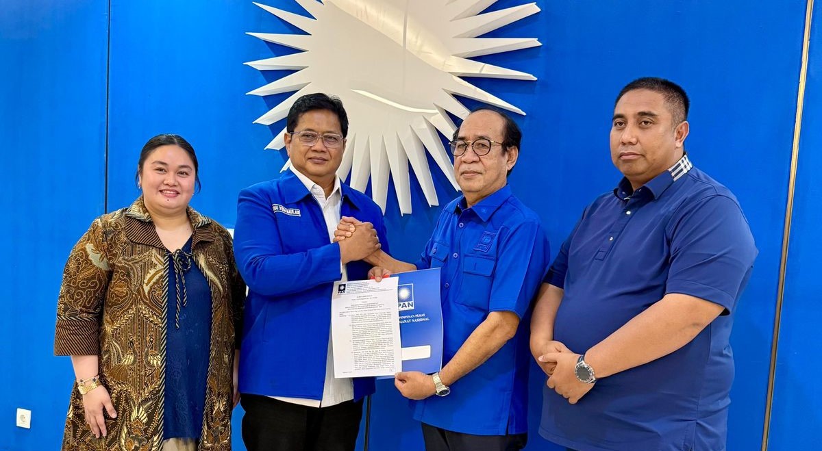 SK diserahkan langsung Wakil Ketua Umum DPP PAN Viva Yoga Mauladi kepada Kahfi di Jakarta, Kamis (7/5/2026) malam.