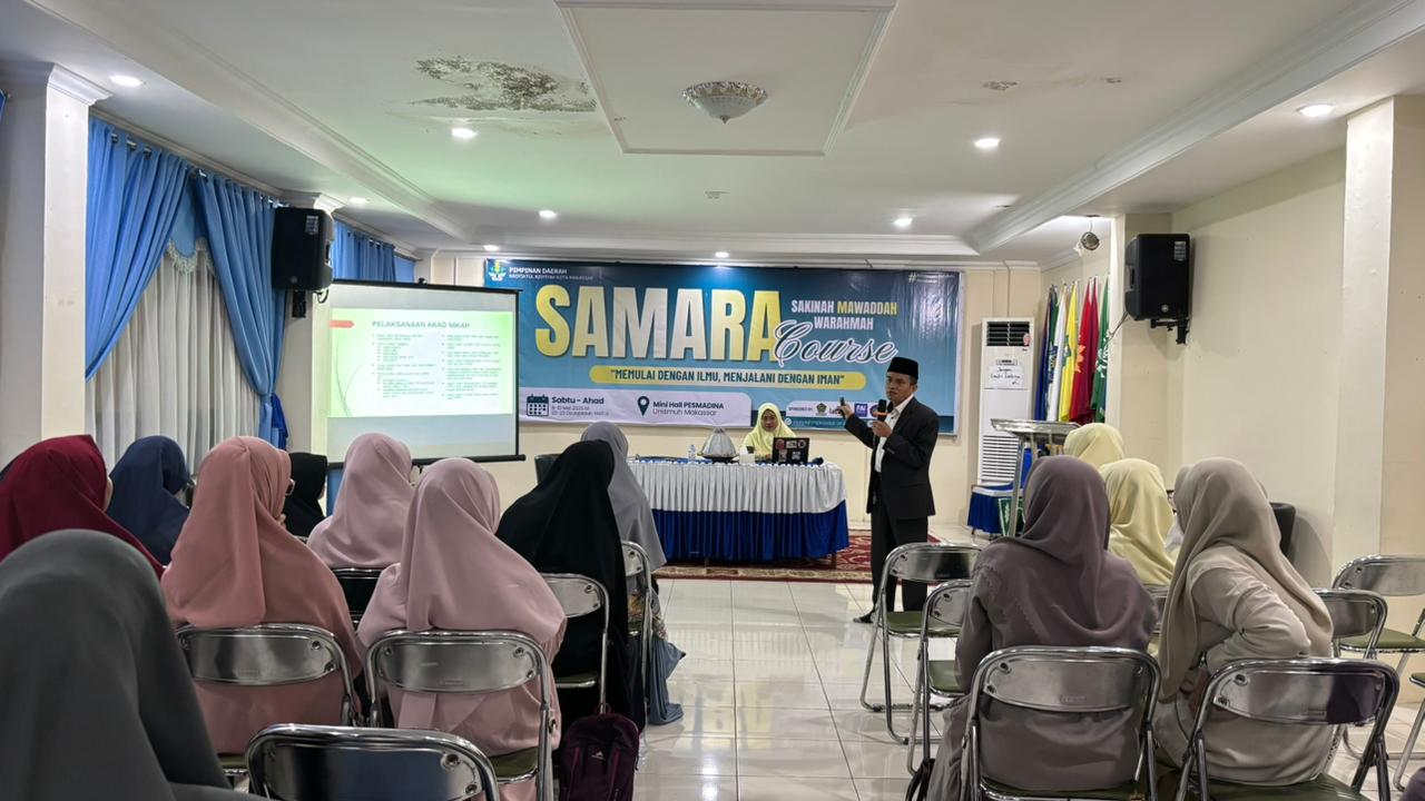 Kegiatan ini berlangsung di Minihall Unismuh, Jl. Sultan Alauddin Makassar, Sabtu - Minggu 8–9 Mei 2026.