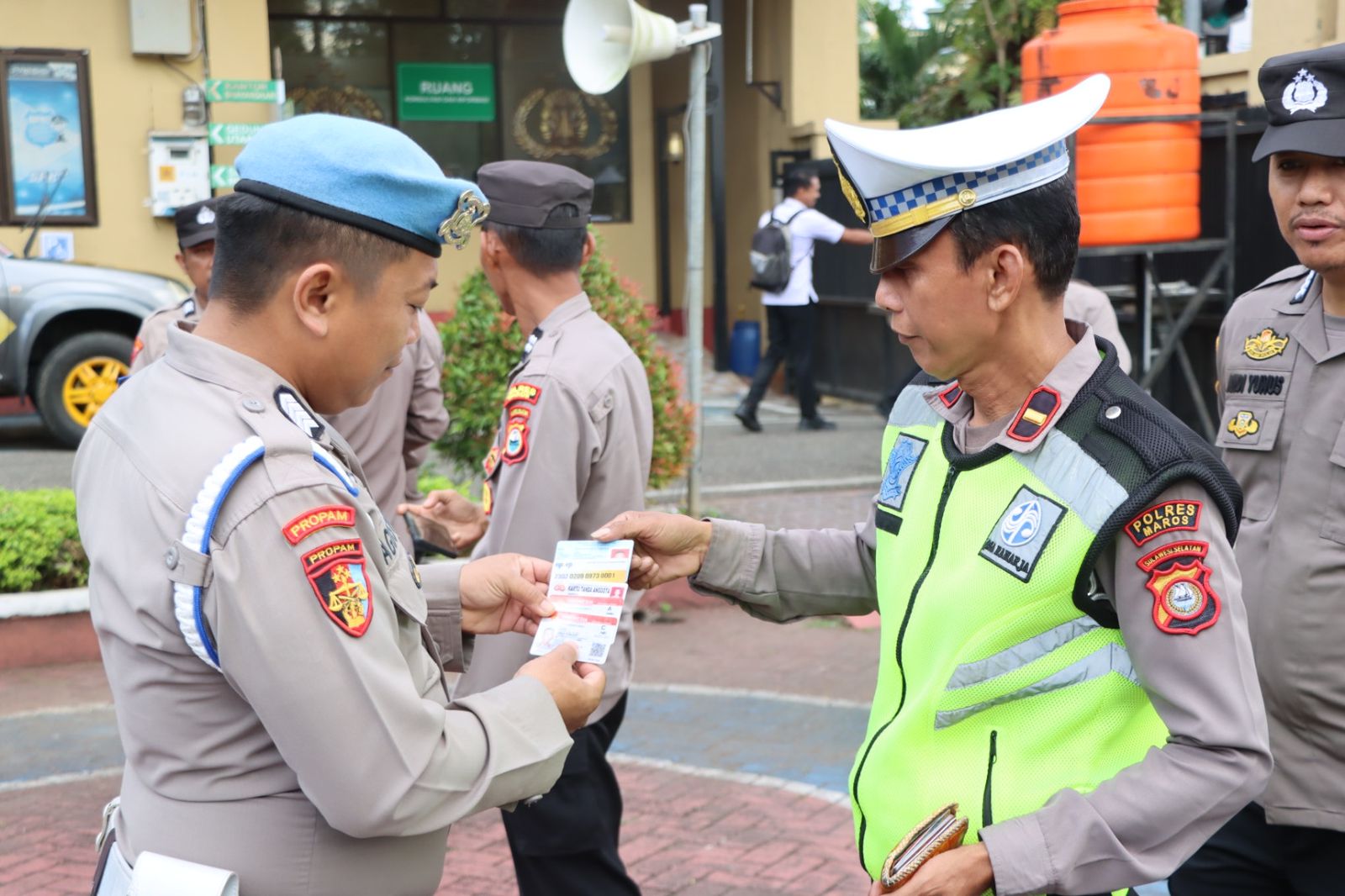 Seksi Profesi dan Pengamanan (Sipropam) Polres Maros melaksanakan kegiatan inspeksi mendadak (sidak) Penegakan, Ketertiban, dan Disiplin (Gaktiblin) terhadap personel Polres Maros pada Rabu (3/6/2026).