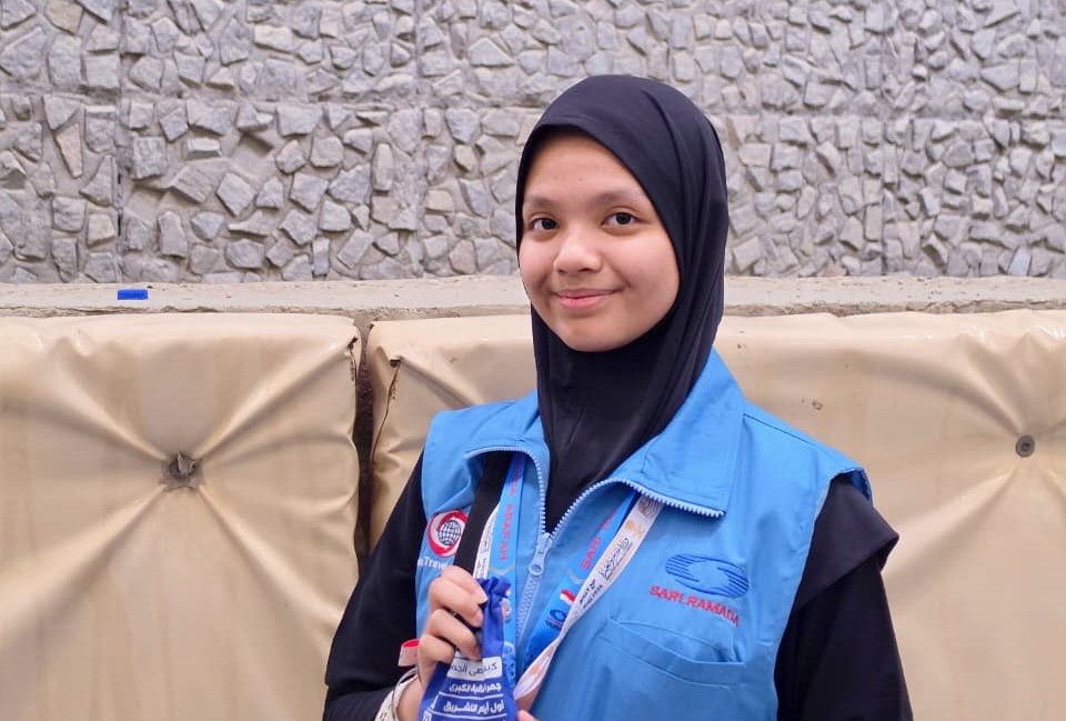 Tesia Aisyaheta.