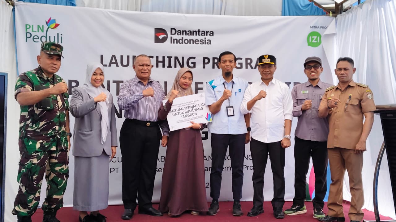 PT PLN Pusmanpro UPMK V melalui Program Tanggung Jawab Sosial dan Lingkungan (TJSL) PLN Peduli meresmikan program penyediaan sarana air bersih bertajuk "Menjaga Air untuk Bumi yang Tangguh" di RT 04/RW 02, Kelurahan Tallo, Kecamatan Tallo, Kota Makassar, Selasa 23 Juni 2026.