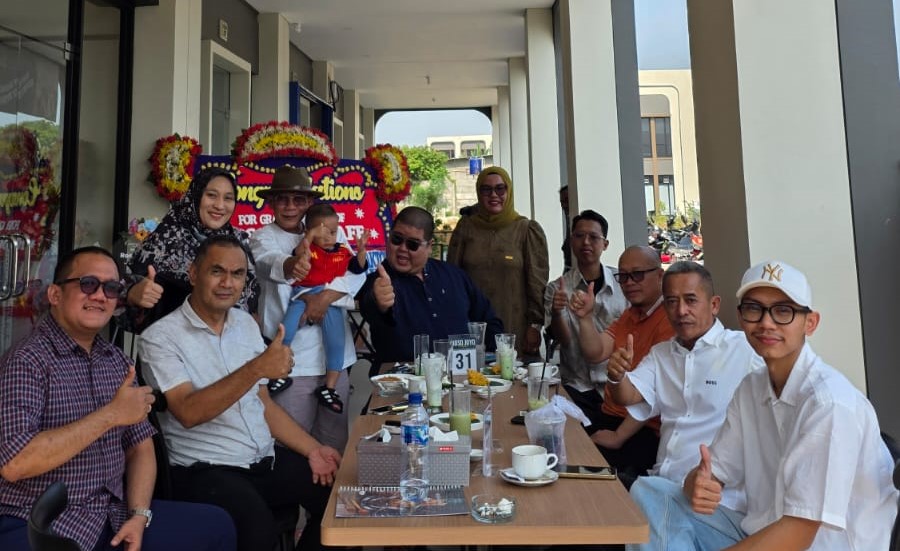 Roso Joyo Cafe langsung mencuri perhatian masyarakat usai resmi menggelar grand opening di Ruko Garden Terrace Blok M20 No. 23–25, Citra Raya, Cikupa, Kabupaten Tangerang, Sabtu (11/7/2026).