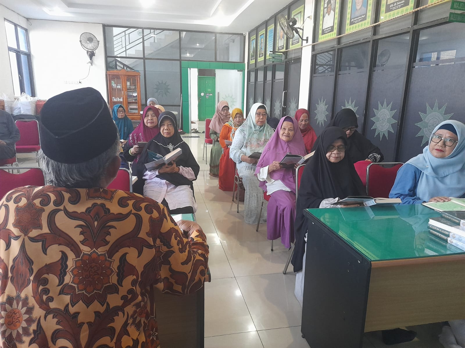 Pimpinan Daerah Muhammadiyah (PDM) Kota Makassar melalui Lembaga Dakwah Komunitas (LDK) menggelar pengajian bersama Komunitas Muslim Tionghoa hasil kolaborasi dengan Pengurus Persatuan Islam Tionghoa Indonesia (PITI) Kota Makassar.