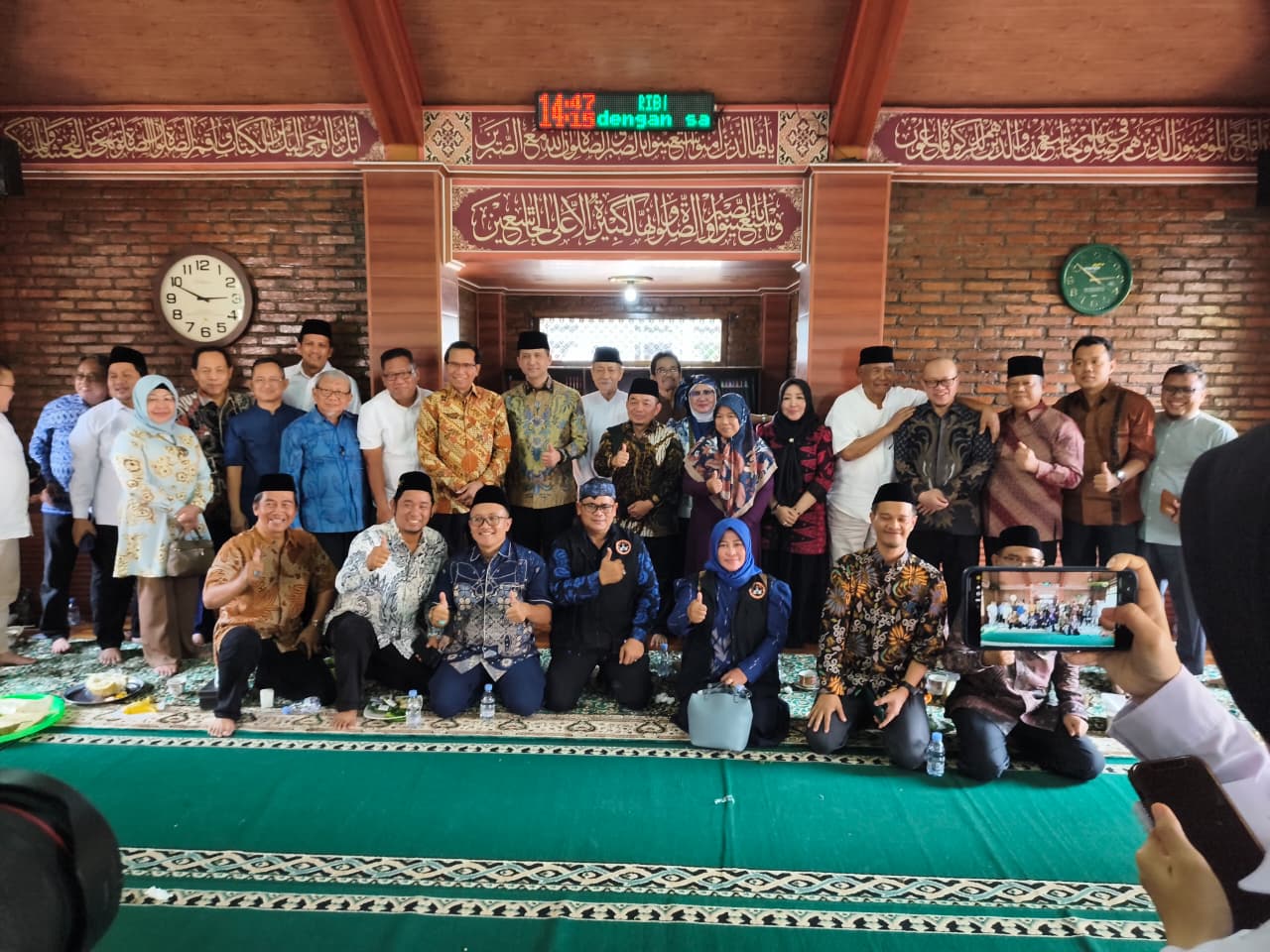 silaturahmi akbar para tokoh Banten yang berlangsung di Pondok Pesantren KH Embay Mulya Syarif, Serang, Banten, Minggu (12/7/2026).