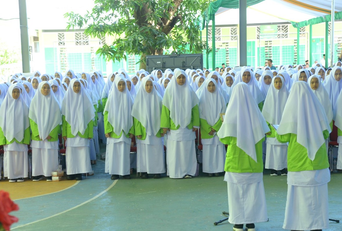 Kegiatan ini berlangsung di Lapangan Indoor Ummul Mukminin, Sudiang Kota Makassar, Ahad (12/7/2026).