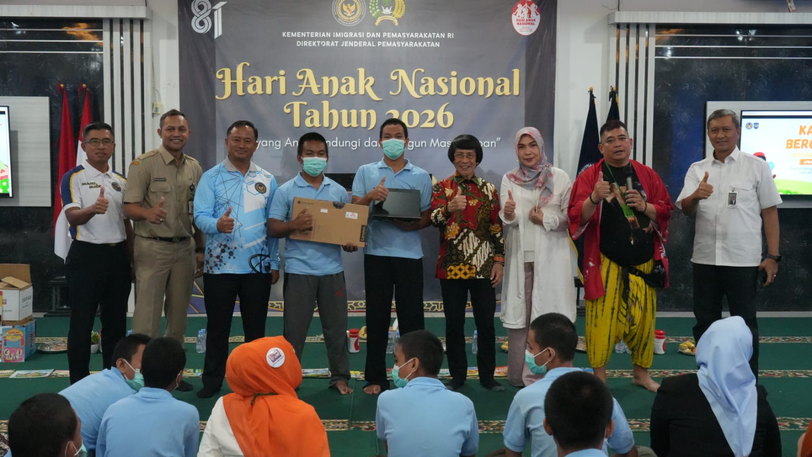 Dalam rangkaian peringatan Hari Anak Nasional (HAN) 2026, PKBM Era Widyawati menyerahkan bantuan laptop Chromebook kepada dua Lembaga Pembinaan Khusus Anak (LPKA) sebagai bagian dari gerakan Sinergi Sejuta Tangan Stop Stigma.