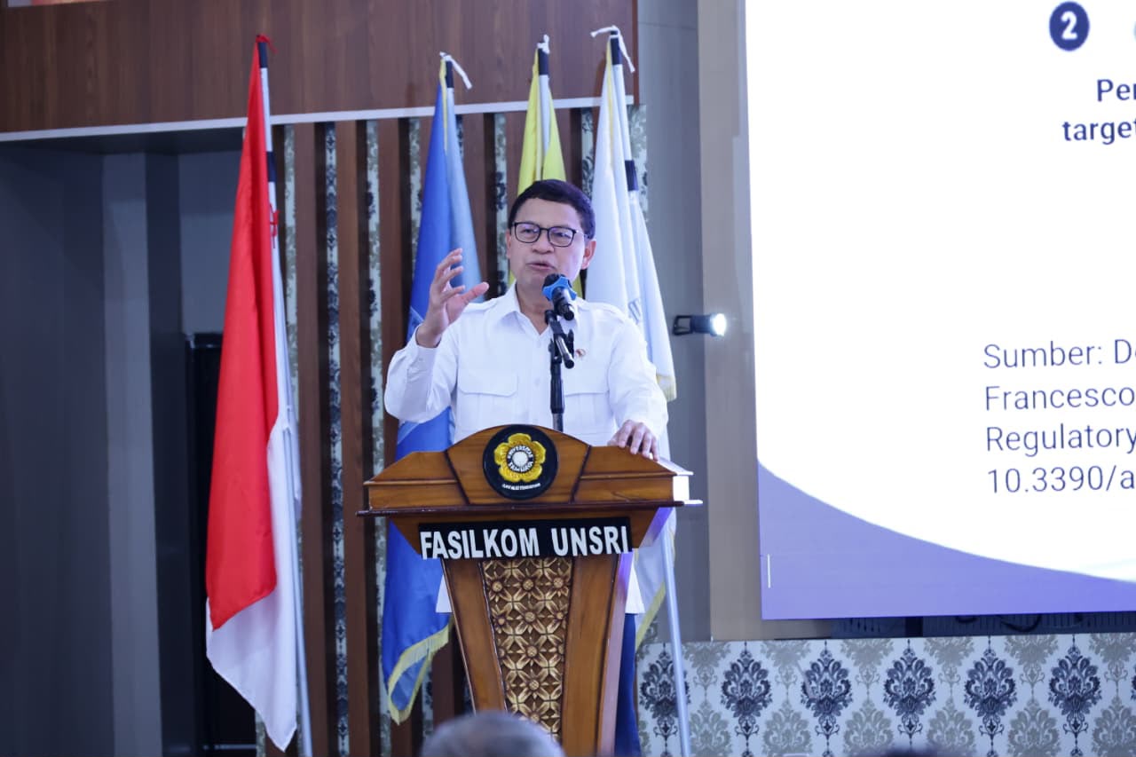 Kepala Badan Pengawas Obat dan Makanan (BPOM) RI Prof. Dr. Taruna Ikrar saat memberikan kuliah umum di Universitas Sriwijaya (Unsri), Palembang, Jumat (31/7), di hadapan ratusan mahasiswa, dosen, dan sivitas akademika.