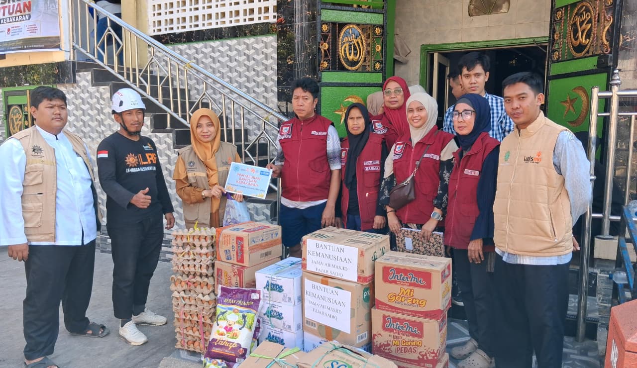 Pimpinan Daerah Muhammadiyah (PDM) Kota Makassar kembali menunjukkan kepedulian sosialnya dengan menyalurkan bantuan logistik kepada warga terdampak bencana kebakaran di Jalan Kandea RT 04 RW 04 Kandea 3 Lr 2 Kelurahan Barayya Bontoala, Kota Makassar, Rabu (12/8/2026).