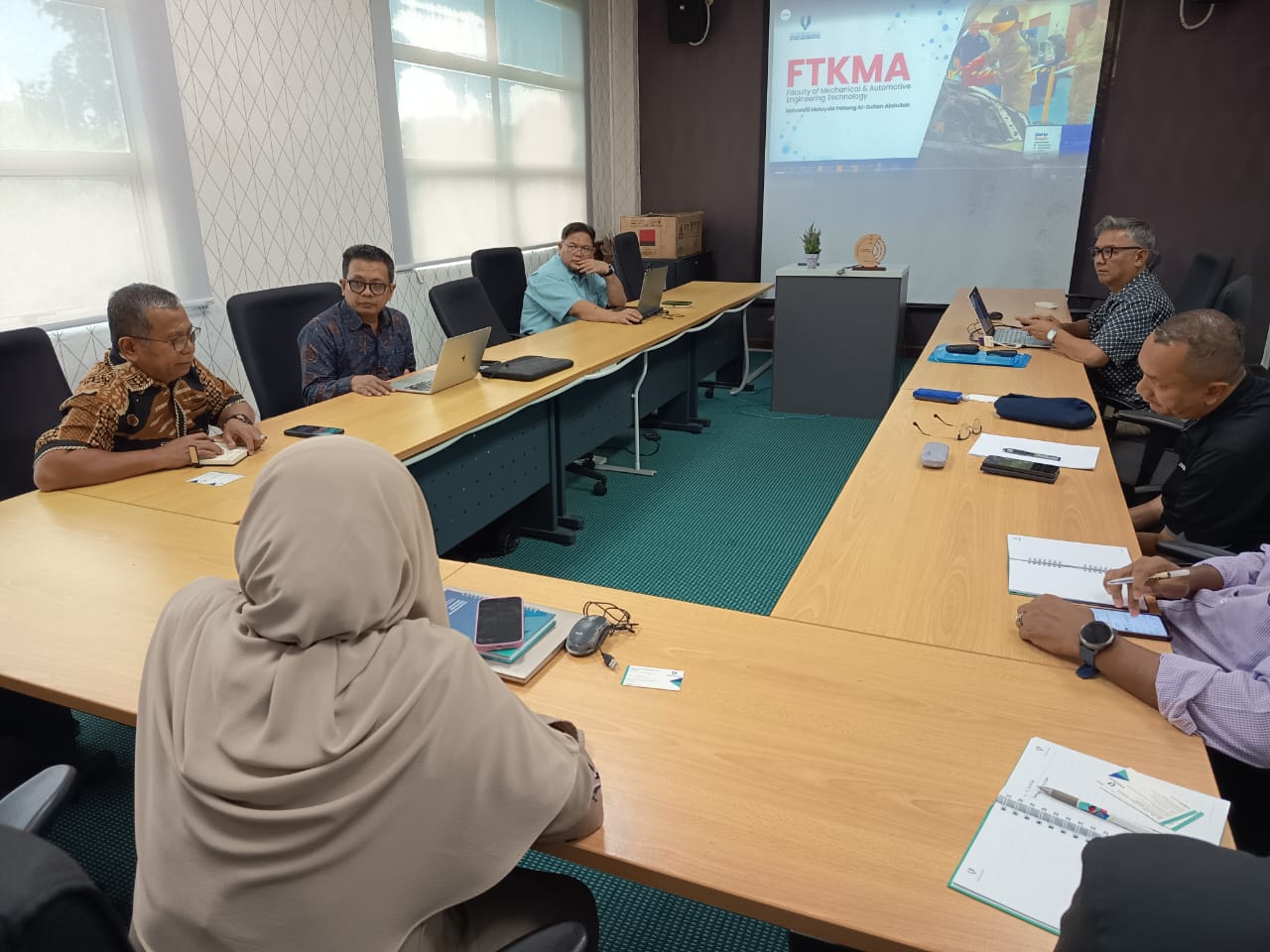 Dosen Fakultas Teknik sekaligus peneliti LPPM UNM berkunjung ke Universiti Malaysia Pahang Al-Sultan Abdullah (UMPSA) di Pekan, Pahang, Malaysia.