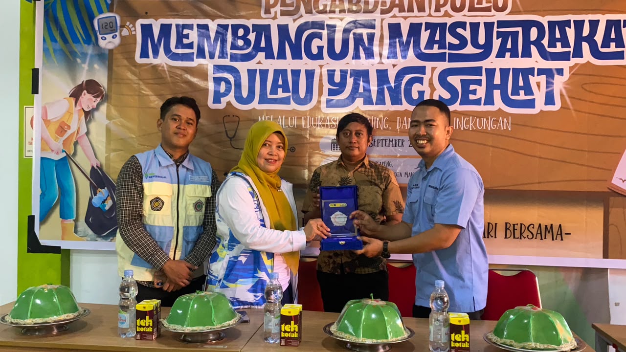 Badan Eksekutif Mahasiswa Fakultas Kedokteran Universitas Muhammadiyah Makassar (BEM-FK Unismuh) menghadirkan pelayanan kesehatan terintegrasi di Pulau Kodingareng Lompo, Kota Makassar.