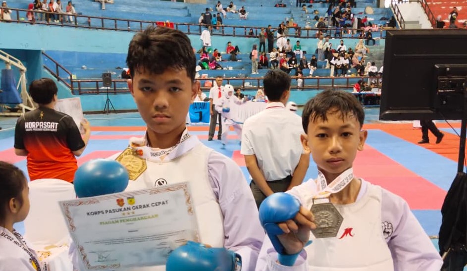 Fikri Nakhla Rafie dan Moch. Faqih Rasyid, berhasil menorehkan prestasi membanggakan di ajang Korpasgat Karate Championship.