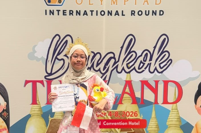 Aeshyazidni Nafizah Gasba, siswi SD Islam Athirah Bukit Baruga, Makassar, berhasil meraih medali emas dalam ajang ASIAROPE – English International Olympiad 2026 yang digelar di Bangkok, Thailand, pada 4–8 September 2026.