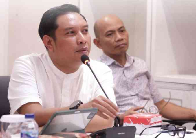Sekretaris DPRD Kota Makassar, Andi Rahmat Mappatoba, menghadiri rapat persiapan peringatan Hari Ulang Tahun (HUT) Kota Makassar yang ke-419 Tahun bersama jajaran terkait.