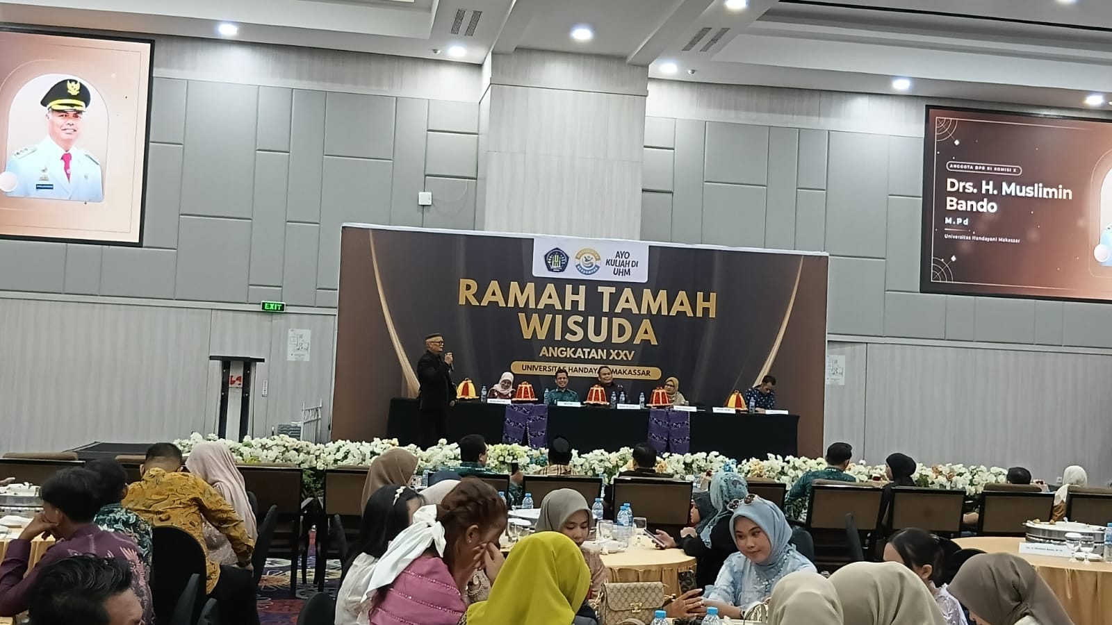 Muslimin Bando saat menghadiri ramah tamah Wisuda Angkatan XXV Universitas Handayani Makassar di Hotel Swiss-Bel Makassar, Jl. Adhayaksa Baru No 55 Makassar, Kamis (29/10/2026).